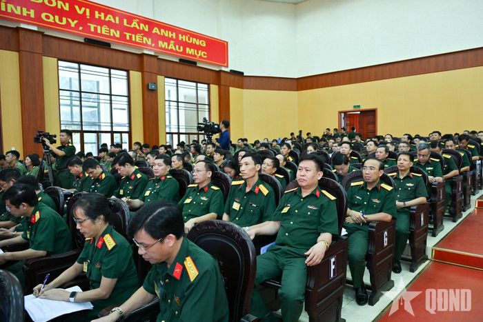 Các đại biểu dự hội thảo. 