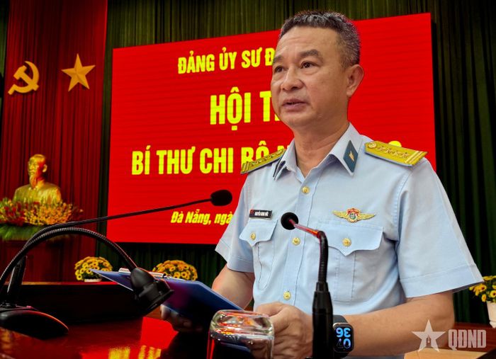 Đại tá Nguyễn Minh Đức, Bí thư đảng ủy, Chính ủy Sư đoàn 375 phát biểu khai mạc hội thi.