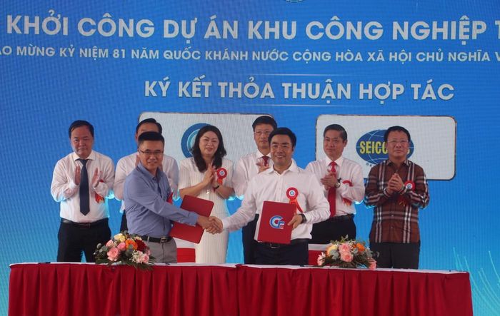 Công ty Cổ phần Kính nổi Chu Lai – CFG ký kết thỏa thuận hợp tác với các đơn vị.