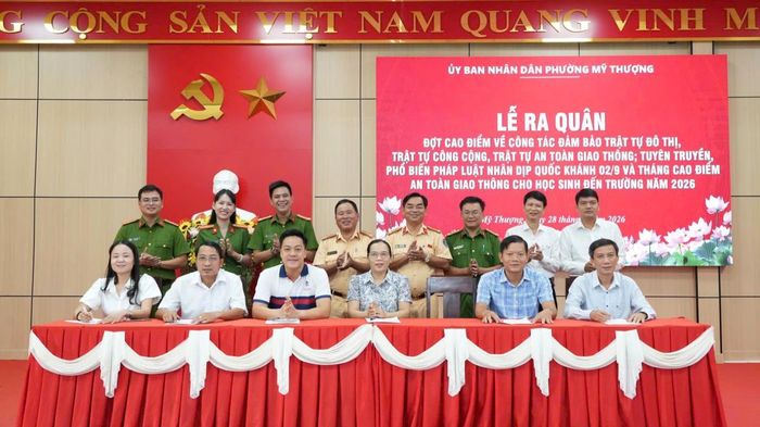 Hộ kinh doanh ở Mỹ Thượng ký cam kết không lấn chiếm lòng đường, vỉa hè.