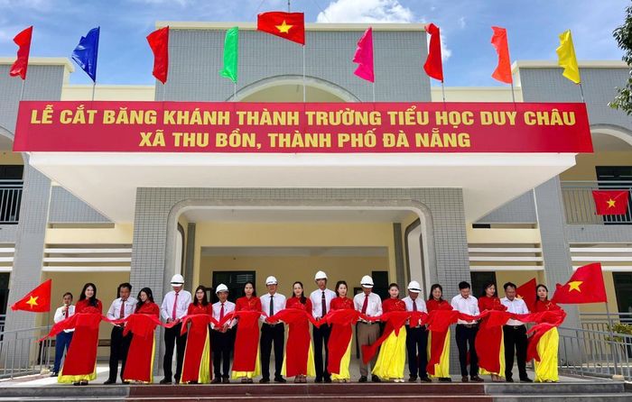 Khánh hành trường Tiểu học Duy Châu.