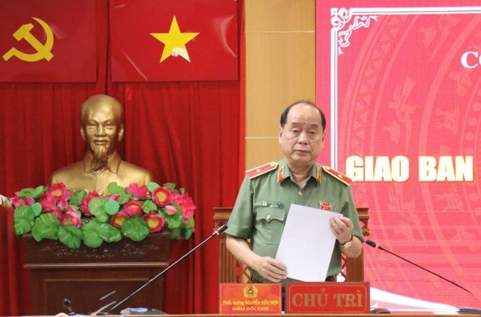 Thiếu tướng Nguyễn Hữu Hợp phát biểu chỉ đạo tại hội nghị
