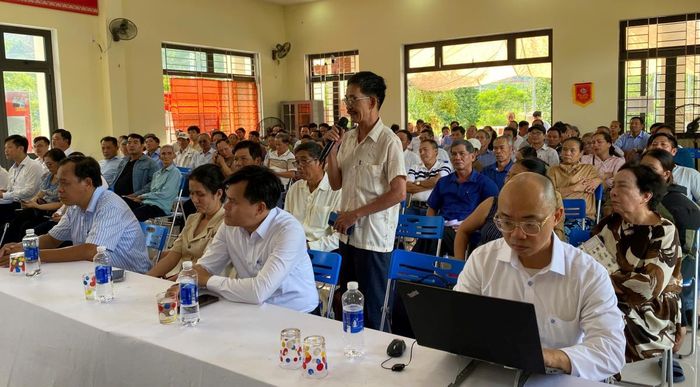 Lãnh đạo xã Bà Nà đối thoại trực tiếp với Nhân dân bị ảnh hưởng bởi dự án KCN Hòa Ninh.