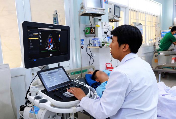  Hai cơ sở y tế phối hợp cứu sống thành công nam thanh niên bị viêm cơ tim. 