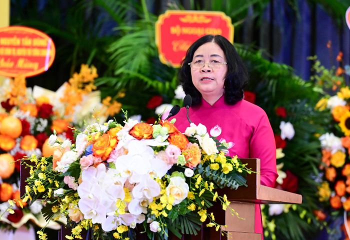  Đồng chí Bùi Thị Minh Hoài phát biểu chỉ đạo Đại hội. Ảnh: ĐỖ TRUNG 