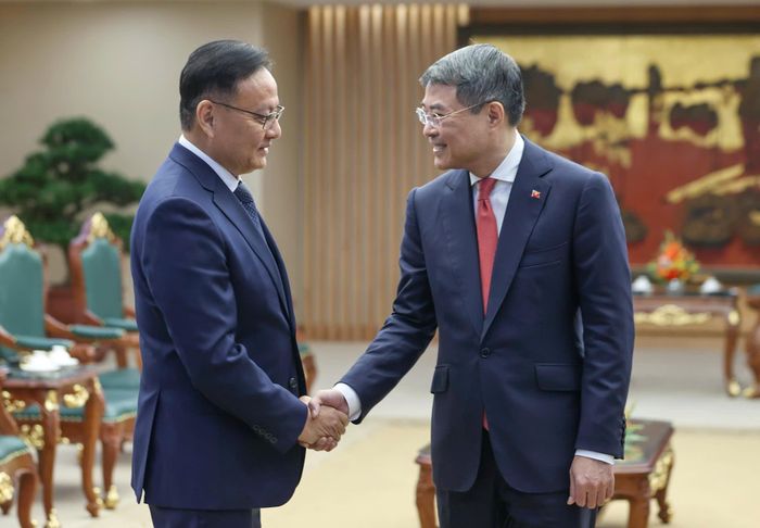  Thủ tướng Lê Minh Hưng tiếp Phó Thủ tướng, Bộ trưởng Bộ Tài chính Lào Santiphab Phomvihane, chiều 28-8. Ảnh: VIẾT CHUNG 