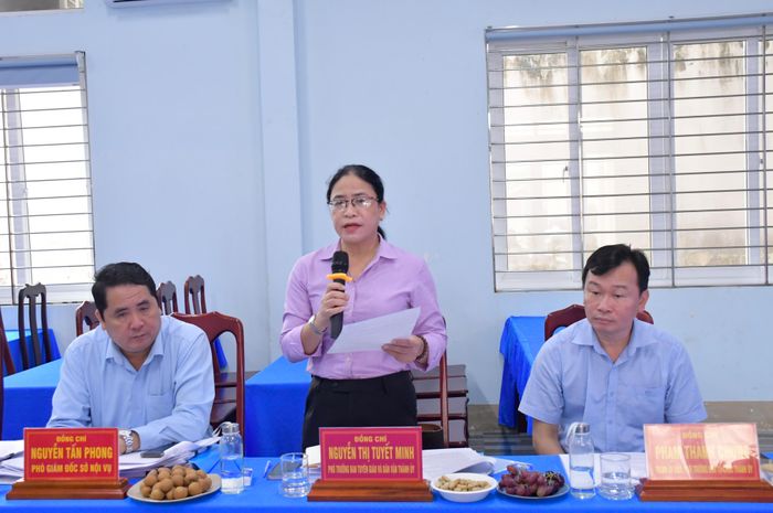Thành viên đoàn công tác phát biểu tại buổi làm việc