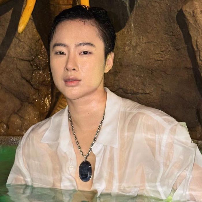 Hiện tại, Angela Phương Trinh không còn xuất hiện thường xuyên trên màn ảnh như trước. Cô dành nhiều thời gian cho công việc kinh doanh, bán hàng trực tuyến. Cuộc sống của nữ diễn viên vì thế cũng có nhiều thay đổi so với giai đoạn nổi tiếng trong showbiz. Ảnh: Fb Angela Phương Trinh