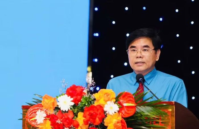 Ông Nguyễn Hải Long - Tỉnh ủy viên, Phó Chủ tịch Ủy ban MTTQ Việt Nam tỉnh, Chủ tịch LĐLĐ tỉnh phát biểu tại Tọa đàm.