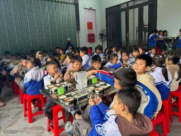 Học sinh 6 trường nội trú liên cấp tại các xã biên giới sẽ được cấp sách giáo khoa trong năm học 2026-2027.