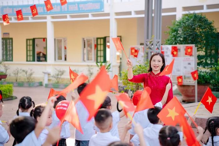 Cô trò Trường Tiểu học Bắc Vũ Dương (Ninh Bình) trong ngày khai giảng năm học 2025-2026.