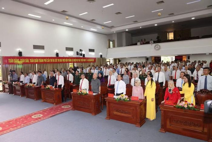 Quang cảnh buổi họp mặt.