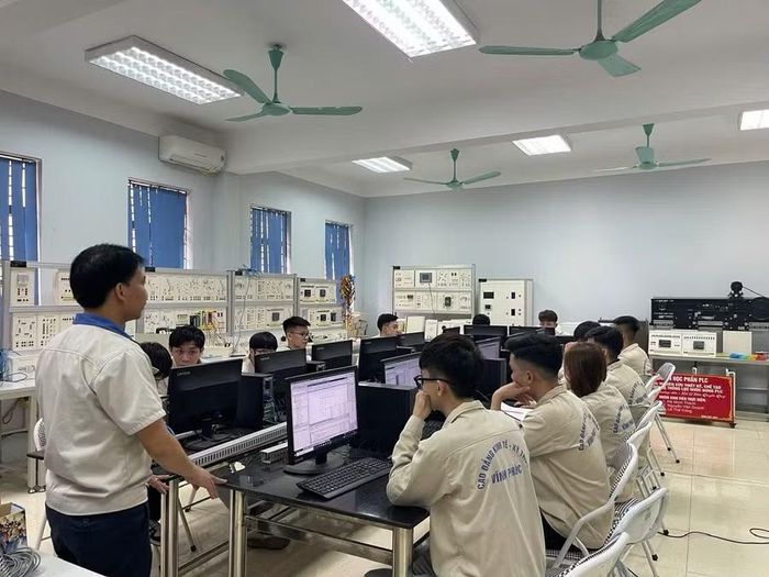 Yếu tố thực tiễn luôn được nhà trường chú trọng.
