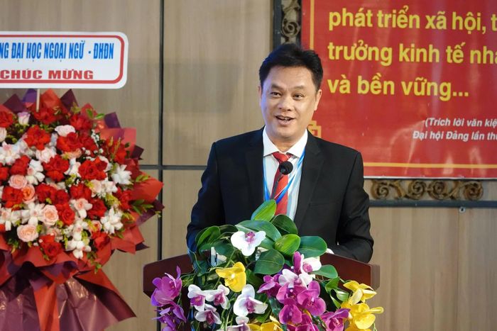 PGS.TS Nguyễn Văn Long, Hiệu trưởng Trường Đại học Ngoại ngữ, Đại học Đà Nẵng phát biểu khai mạc.
