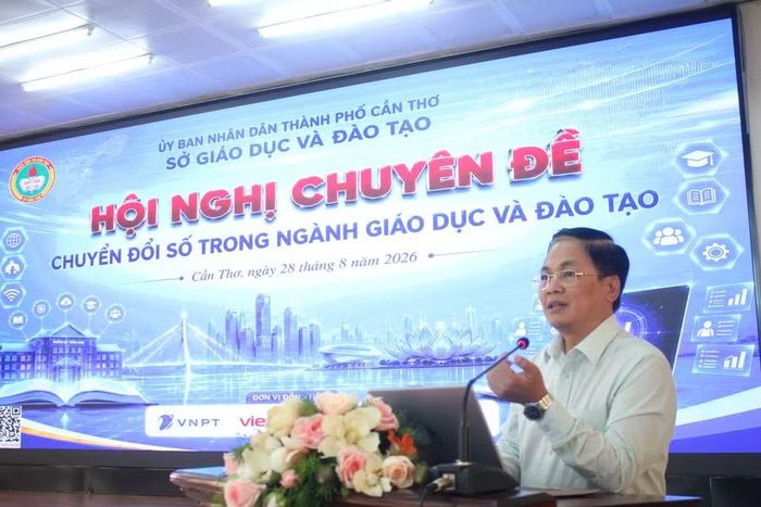 Ông Danh Hoàng Nguyên, Phó Giám đốc Sở GD&ĐT TP Cần Thơ phát biểu tại Hội nghị.