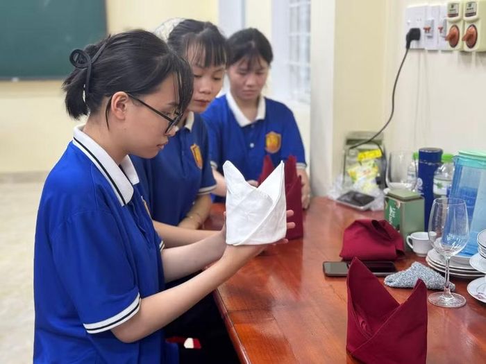 Lựa chọn học nghề mang ý nghĩa thiết thực với học sinh vùng cao.