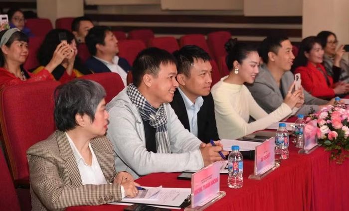 Những góc nhìn giàu chuyên môn và trải nghiệm đã cùng hội tụ tại Chung kết “Hồn Việt qua ống kính tuổi trẻ” 2025.