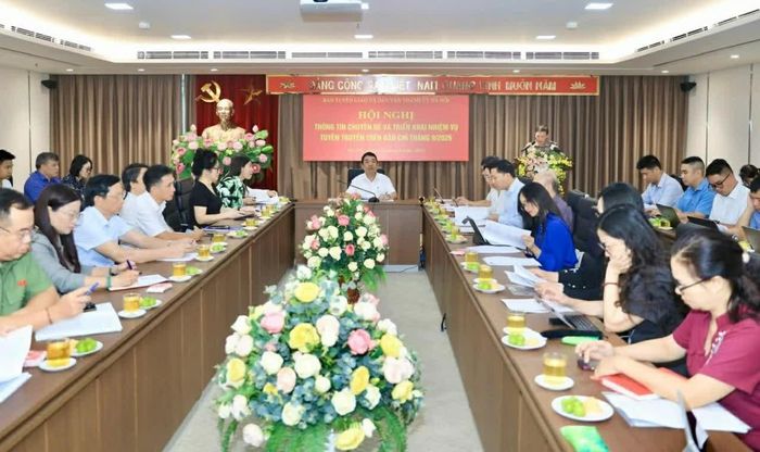 Phó Trưởng ban Tuyên giáo và Dân vận Thành ủy Đào Xuân Dũng chủ trì hội nghị. (Ảnh: Quang Thái)