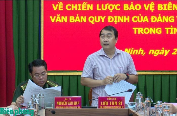 Đồng chí Lưu Tấn Sĩ phát biểu kết luận tại hội nghị. Ảnh: Đinh Quân