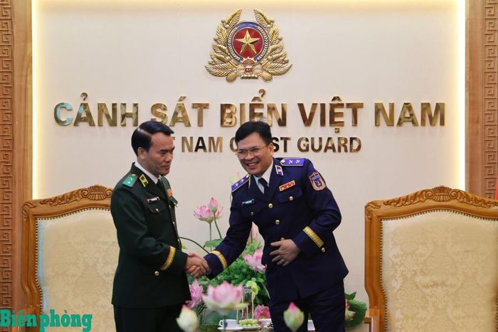 Trung tướng Vũ Trung Kiên và Trung tướng Lê Đình Cường tại buổi gặp mặt. Ảnh: Thủy Nguyên