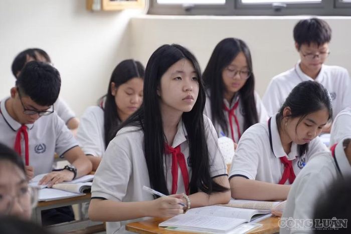 Học sinh Trường THCS&THPT Lương Thế Vinh (cơ sở Tân Triều).