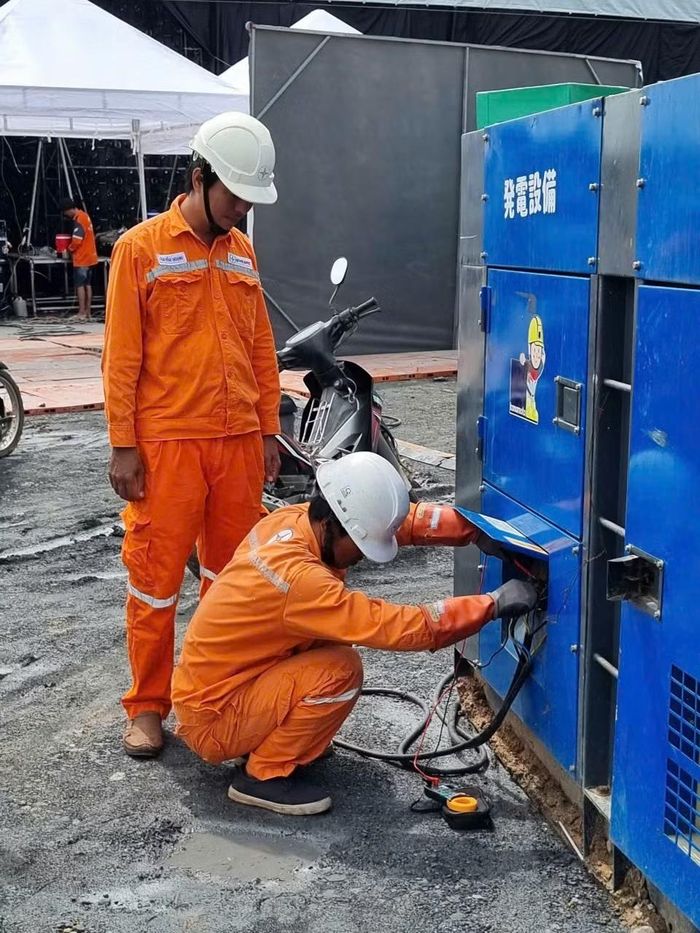 Huy động tối đa các nguồn điện sẵn có trên địa bàn, nắm rõ danh mục, sẵn sàng huy động nguồn máy phát điện dự phòng từ các khách hàng lớn nhằm giảm tải cho lưới điện.