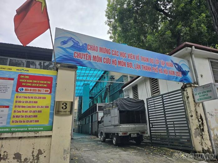 Tại đây có khu vực bể bơi bốn mùa hoạt động nhiều năm. Ảnh: Hà Đương