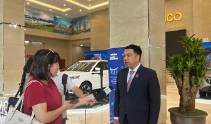 TS Mạc Quốc Anh - Phó Chủ tịch kiêm Tổng Thư ký Hiệp hội DNNVV Thành phố Hà Nội chia sẻ với PV tại Diễn đàn. 