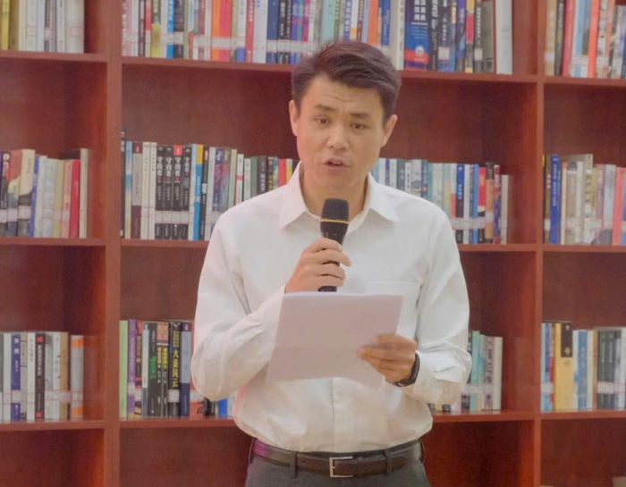 Đồng chí Ngụy Vi - Trưởng Ban Tiếng Việt, Trung tâm Châu Á - Châu Phi, Đài Phát thanh - Truyền hình Trung ương Trung Quốc.