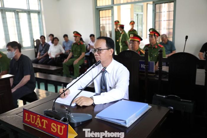 Luật sư bào chữa cho bị cáo Nguyễn Văn Bảo Trung