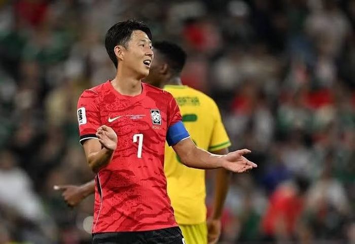 HLV Kim Sang-sik sẽ tái ngộ đội tuyển Hàn Quốc vào đầu năm sau