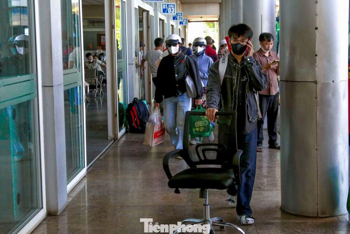 Người dân bắt đầu rời Đà Nẵng về quê nghỉ lễ chiều 28/8.