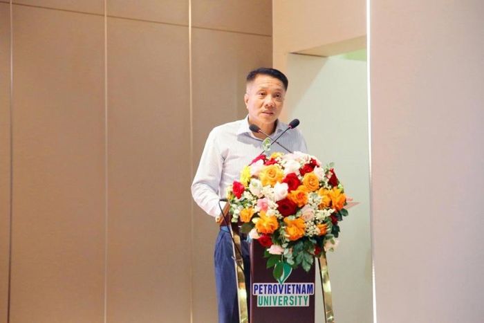 TS Lê Quốc Phong, Phó Hiệu trưởng PVU phát biểu chào đón đoàn công tác.