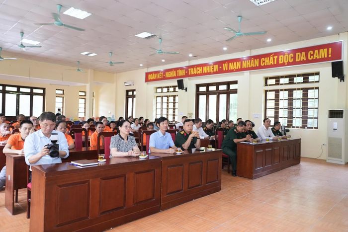 Các đại biểu tham dự buổi gặp mặt