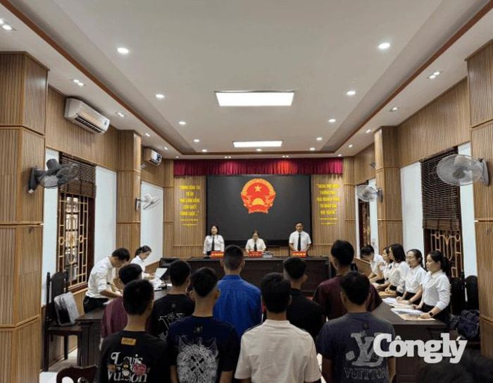 Cả 9 bị cáo bị tuyên phạm tội “Gây rối trật tự công cộng”.