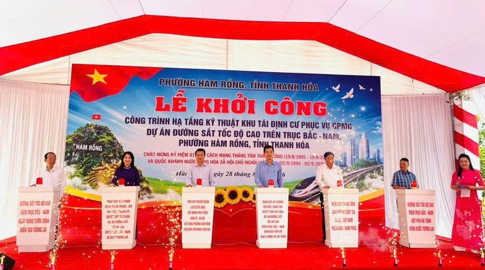 Ấn nút khởi công 2 khu tái định cư phục vụ GPMB dự án đường sắt cao tốc Bắc- Nam.
