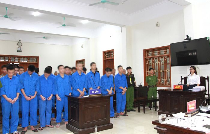 Các bị cáo tại phiên tòa.