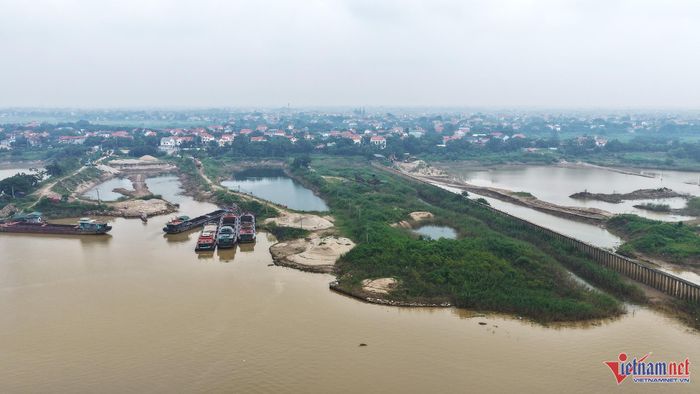 Toàn cảnh khu đất bãi ven sông Hồng. Ảnh: Đức Hoàng