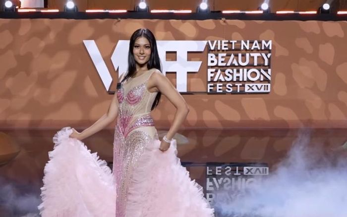 Một số thí sinh trong đêm thi.