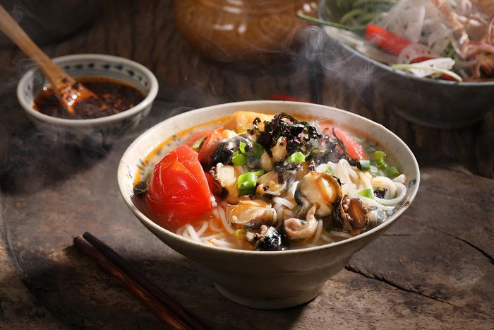Phát triển sản phẩm du lịch gắn với văn hóa ẩm thực đặc sắc, đa dạng vùng miền; hình thành hệ thống nhà hàng Việt Nam đạt chuẩn trong nước và quốc tế. Ảnh: Vũ Minh Quân