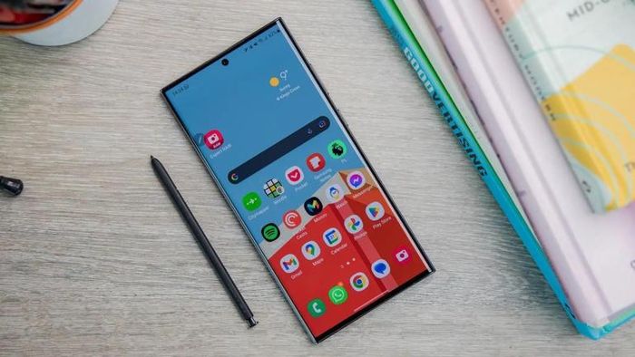 Công cụ Device Care tích hợp sẵn trên điện thoại Samsung Galaxy sẽ giúp xóa các dữ liệu không cần thiết. Ảnh: TechAdvisor