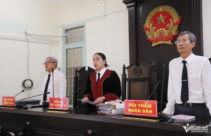 Bà Phạm Thị Lanh, Thẩm phán, Chủ tọa phiên tòa.