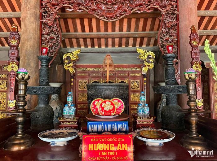 Hương án - Bảo vật quốc gia tại chùa Bút Tháp