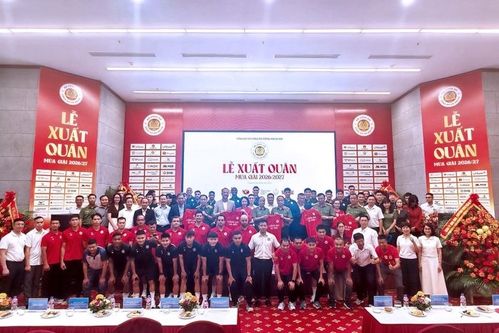 CLB Công an Hà Nội ra mắt trang phục thi đấu mùa giải 2026-2027. Ảnh: CACC