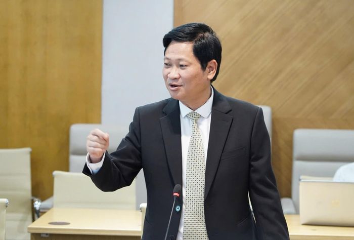 Ông Nguyễn Khắc Lịch, Cục trưởng Cục Công nghệ số và Trí tuệ nhân tạo, cho biết Chiến lược quốc gia về Trí tuệ nhân tạo đến năm 2030, tầm nhìn đến năm 2045 xác định bước chuyển từ nghiên cứu, phát triển và ứng dụng AI sang chuyển đổi toàn diện quốc gia bằng AI.