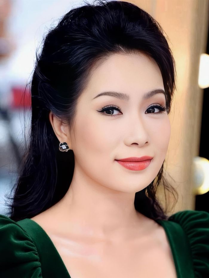 NSƯT Kim Tử Long, NSND Trịnh Kim Chi gây chú ý khi đóng nhạc kịch. Ảnh: Tư liệu