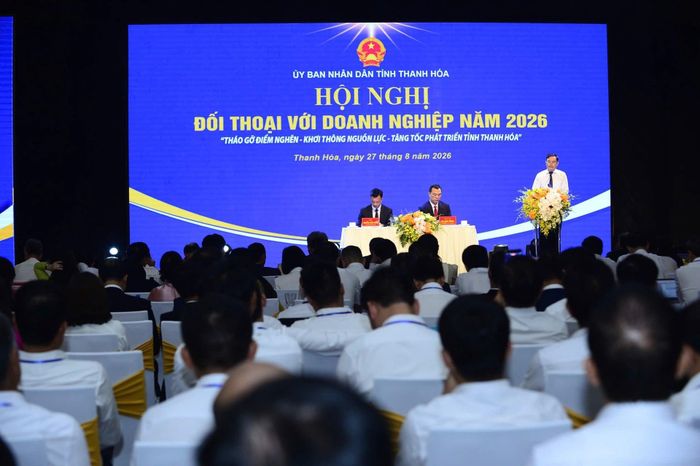 Chủ tịch UBND tỉnh Thanh Hóa yêu cầu lãnh đạo một số sở, ngành trả lời trực tiếp kiến nghị của doanh nghiệp tại hội nghị