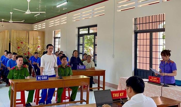 Quang cảnh phiên tòa xét xử lưu động. Ảnh: VKS