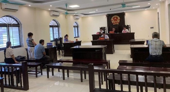 Toàn cảnh phiên tòa.