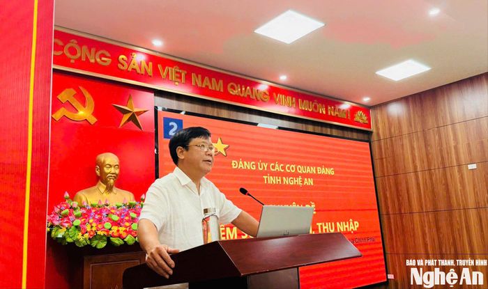 Đồng chí Trần Quang Hòa - Phó Bí thư Đảng ủy Các cơ quan Đảng tỉnh quán triệt Nghị định 64-NĐ/CP ngày 15/5/2026 của Chính phủ về kiểm soát thu nhập. Ảnh: N.H